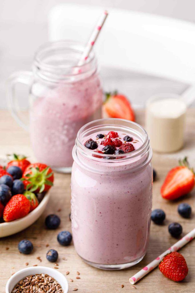 10 best weight loss smoothies with 300 calories or less