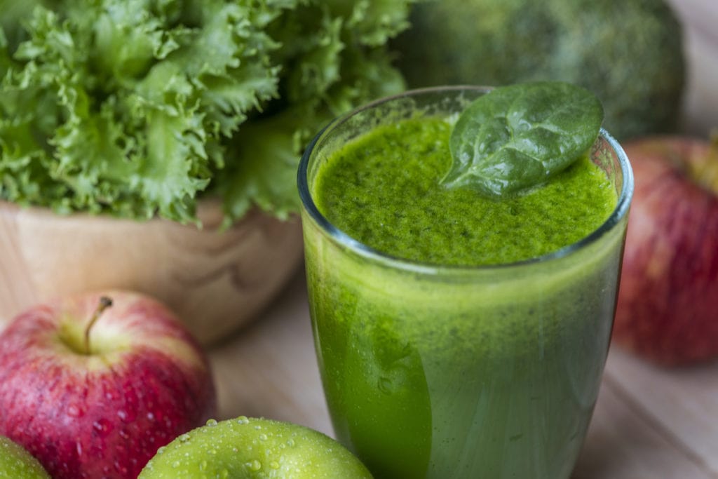 5 Simple Greens in Your Household to Add to Your Smoothies ...