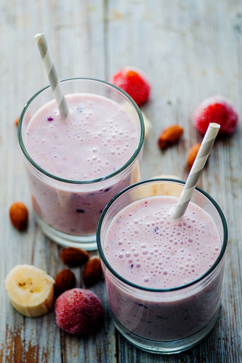 Almond Milk &  Berry Smoothie (Recipe)