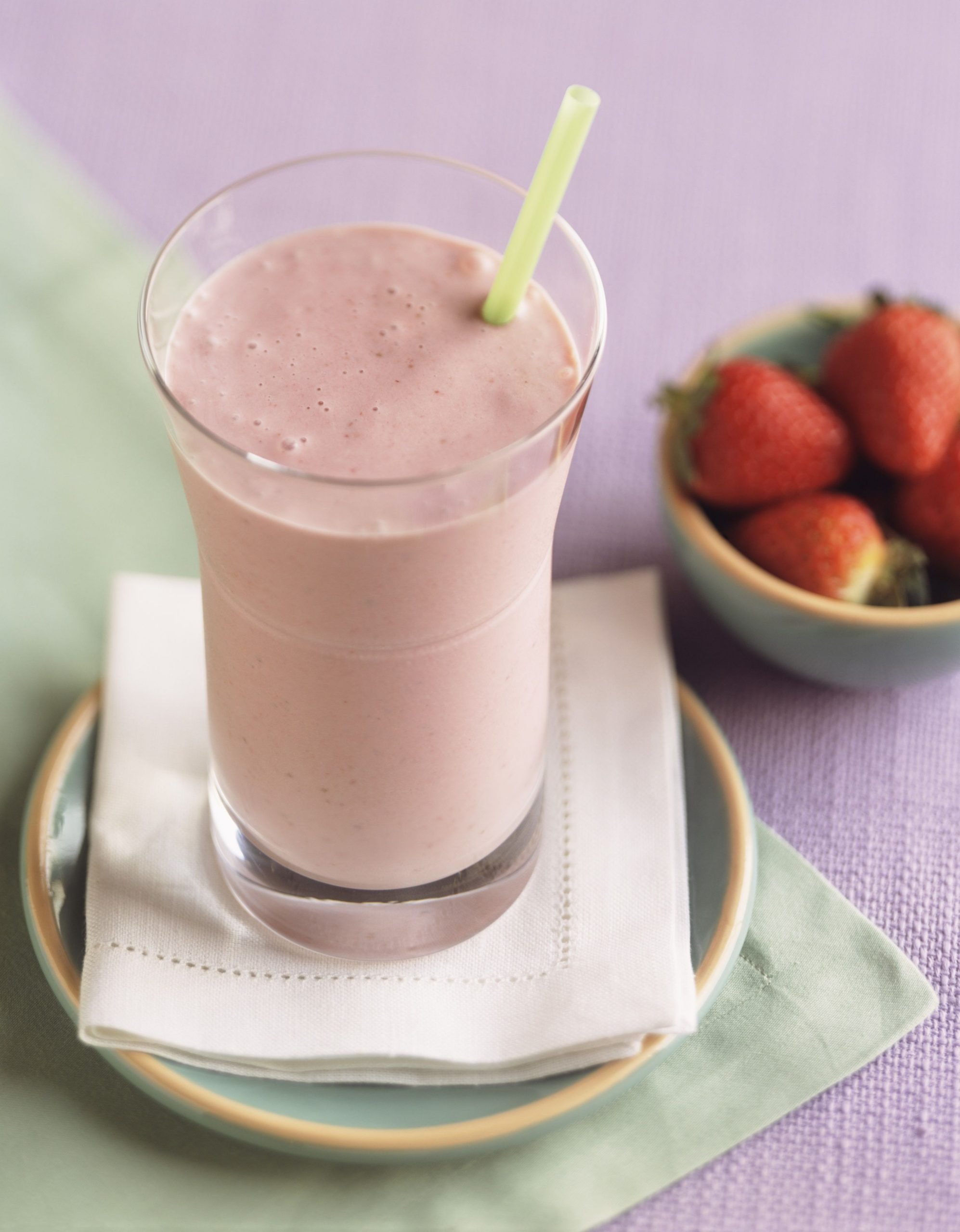 Creamy Strawberry Smoothie Recipe with Condensed Milk