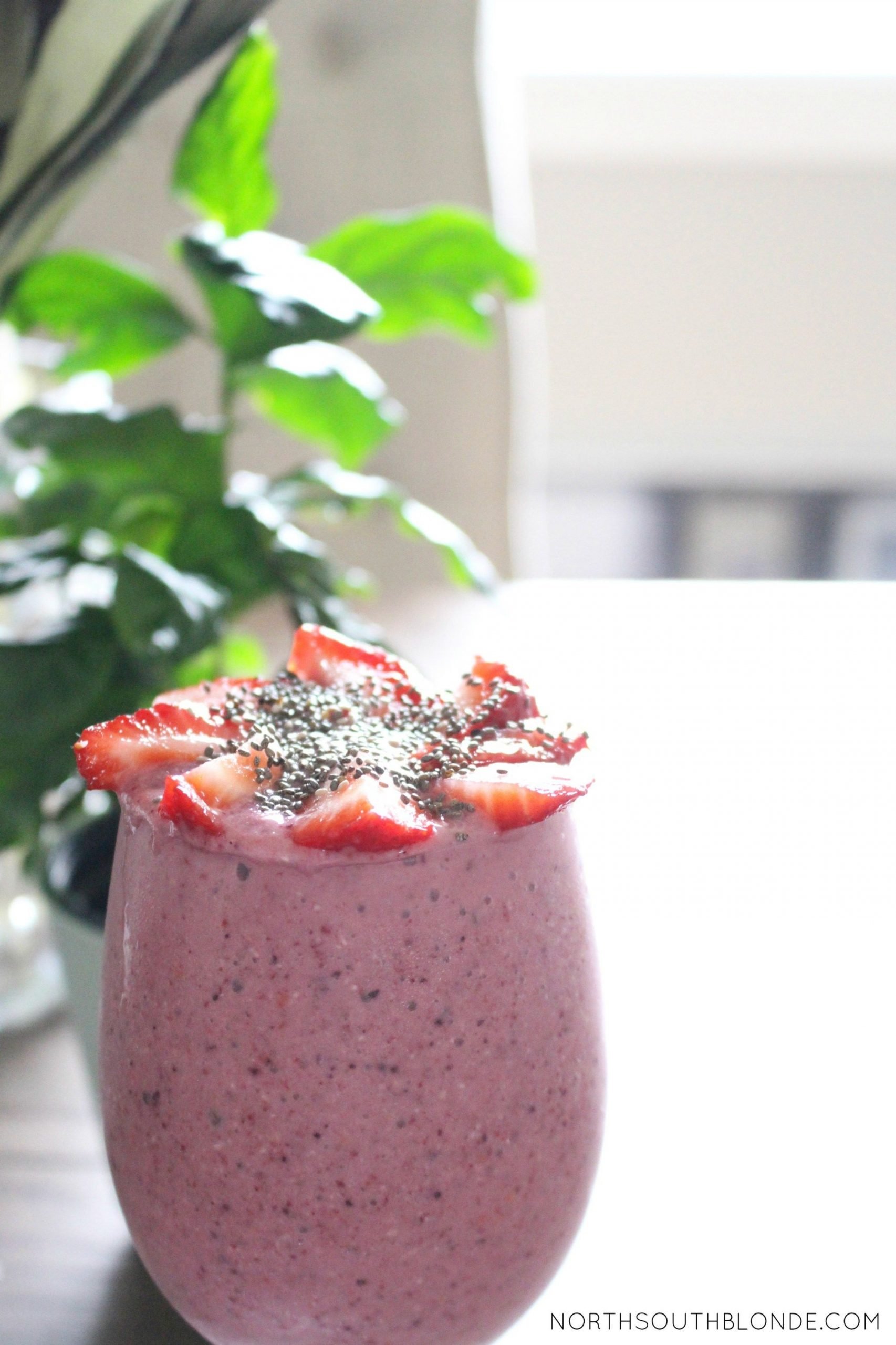 Energy Boosting Oatmeal Berry Breakfast Smoothie