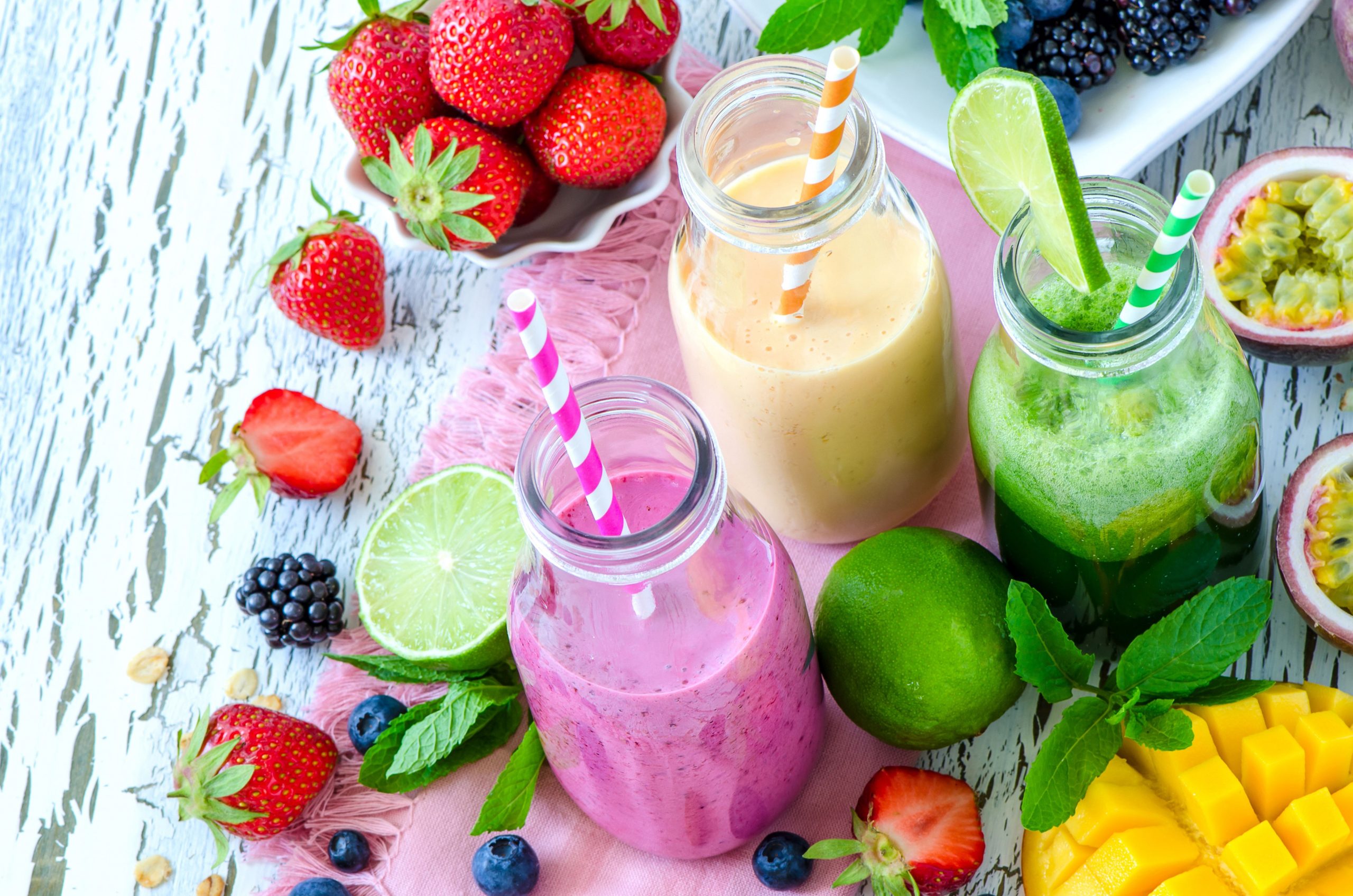 Healthy Natural Fruit &  Green Smoothie Recipes