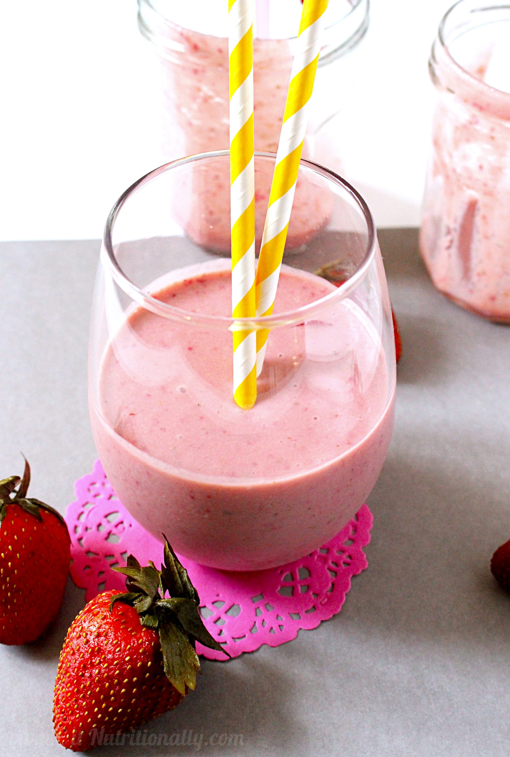 Healthy Strawberry Milkshake ((Smoothie))