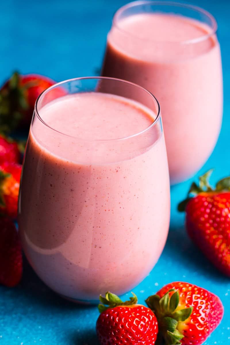 Healthy Strawberry Smoothie Recipe with frozen strawberry ...