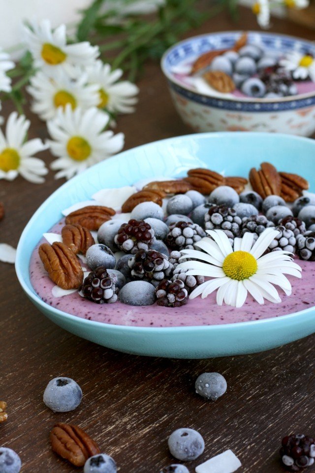How to Make a Smoothie Bowl â¢ Happy Kitchen