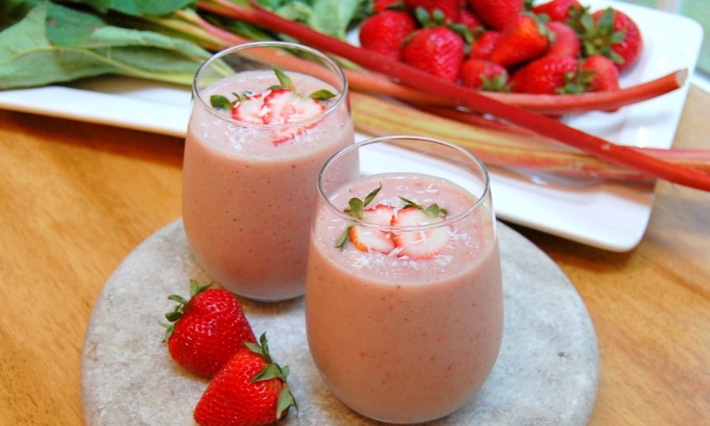 How to make a Strawberry Smoothie at Home