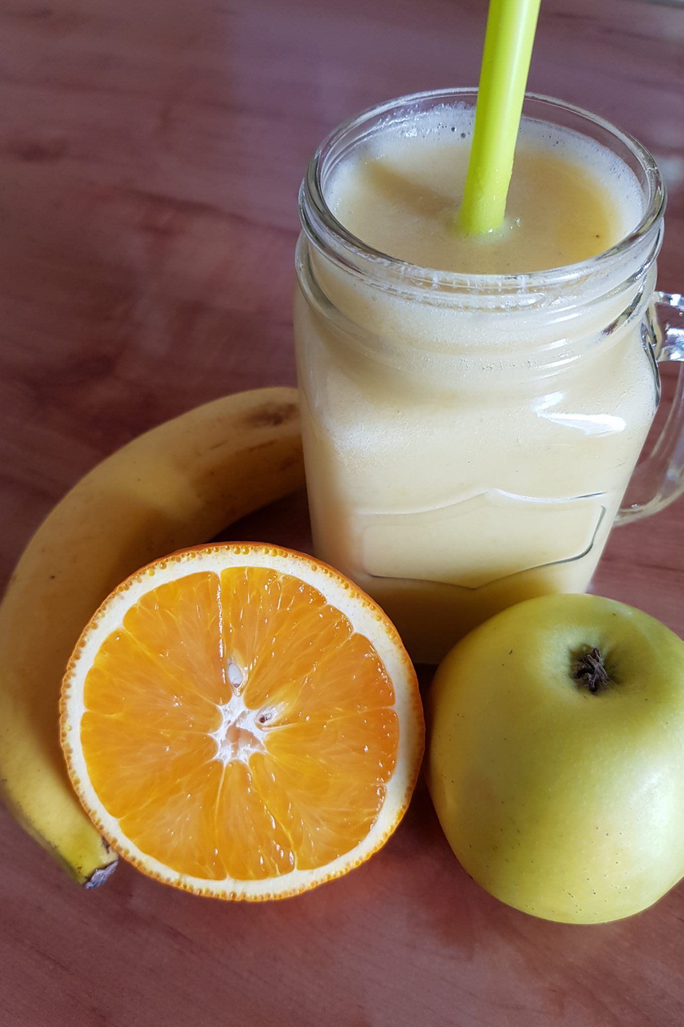 How to make banana, apple and orange smoothie