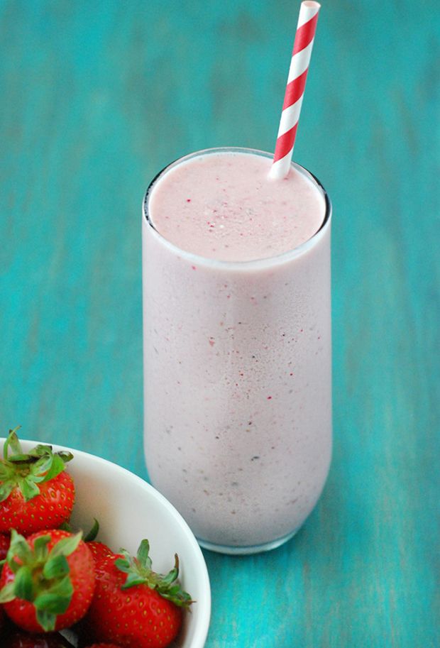 Low Carb Strawberry Cheesecake Smoothie Recipe ...