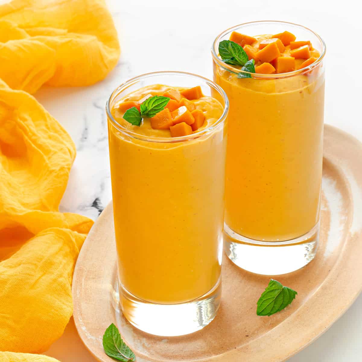 Mango Smoothie Recipe (Easy, Healthy and the Best)