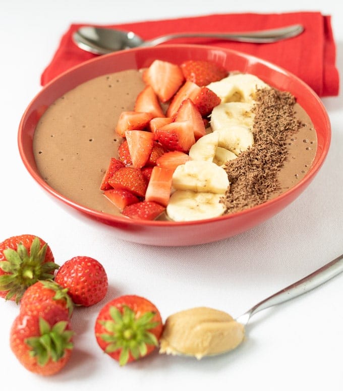 Peanut Butter Chocolate Banana Smoothie Bowl