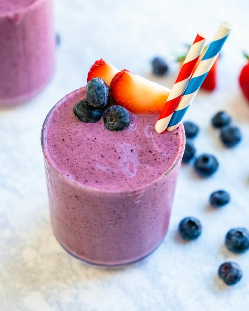 Perfect Strawberry Blueberry Smoothie â A Couple Cooks