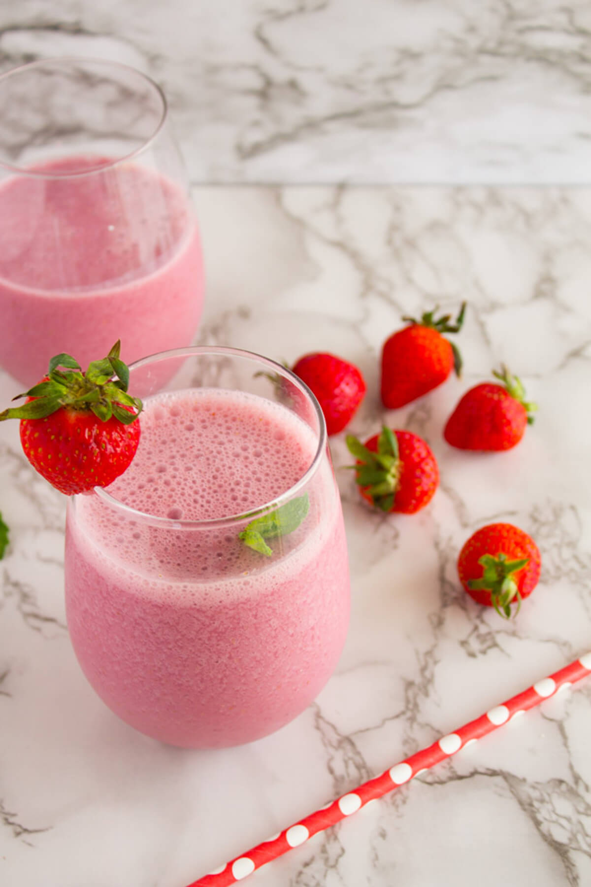 Simple Strawberry Smoothie with Mint