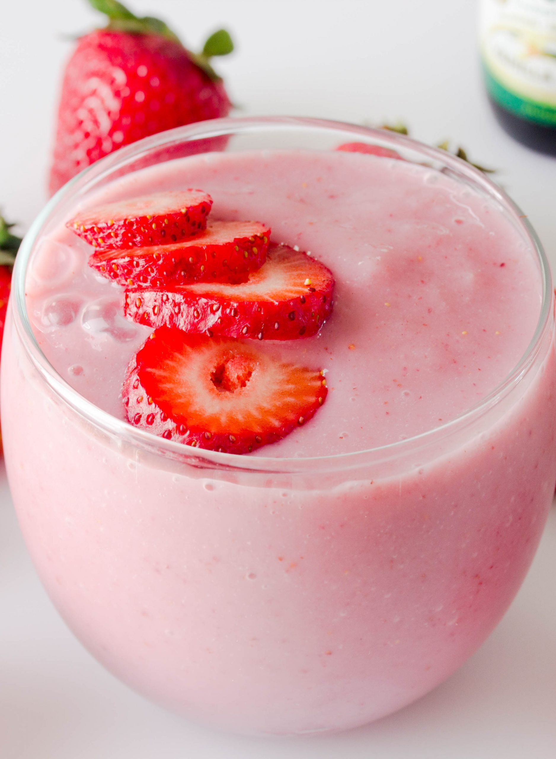 Strawberry Smoothie (Single Serving)
