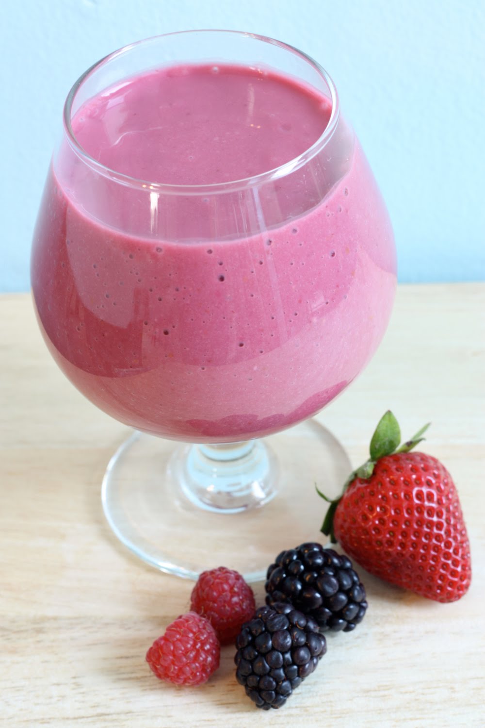 That Winsome Girl: Triple Berry Smoothie