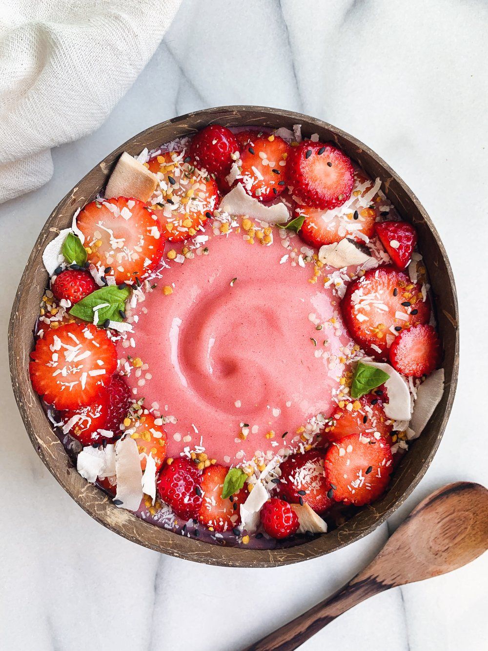 The Best Strawberry Banana Smoothie Bowl {Vegan} in 2020 ...