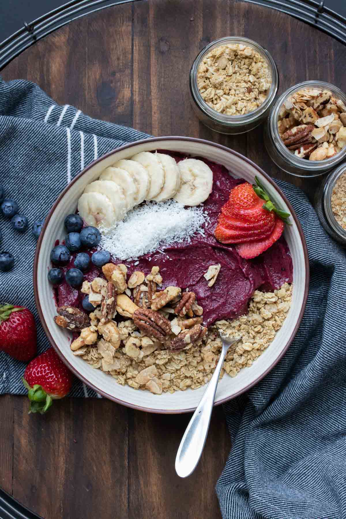 The Best Thick Vegan Smoothie Bowl