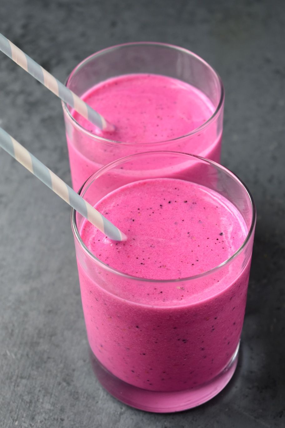 This Dragon Fruit Smoothie is loaded with antioxidants and fiber from ...