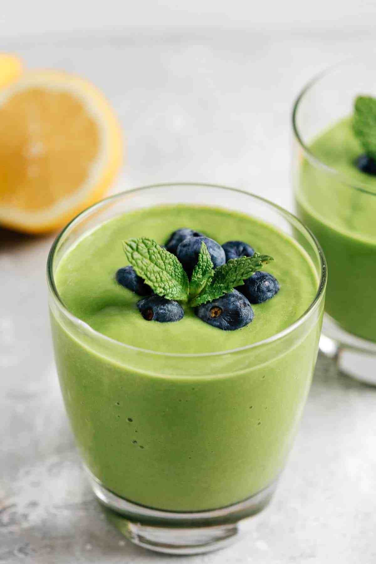 This low carb green smoothie tastes great and provides healthy fats ...