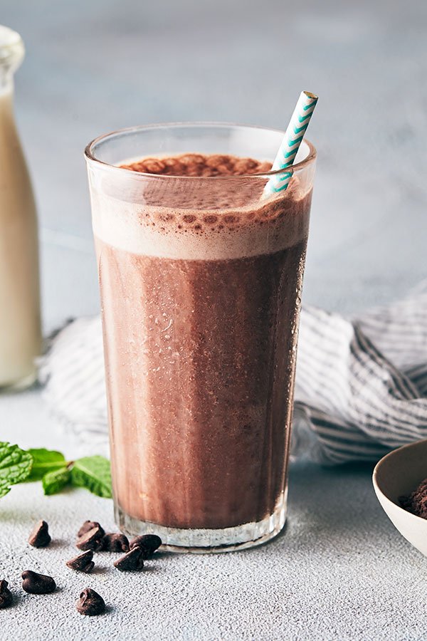 This Mint Chocolate Protein Shake Recipe Is Everything ...