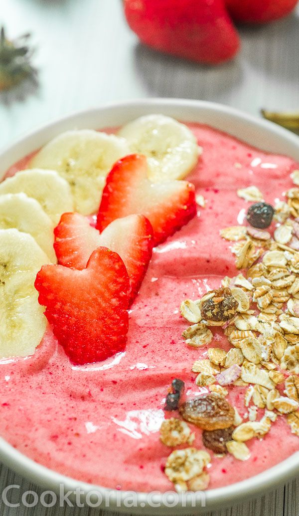 This Strawberry Banana Smoothie Bowl is super easy to make ...
