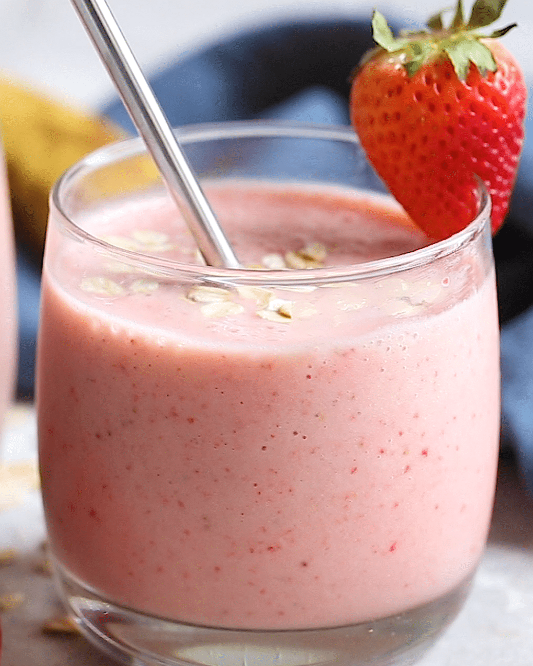 Wake up to this refreshing Strawberry Smoothie recipe With just 4 basic ...