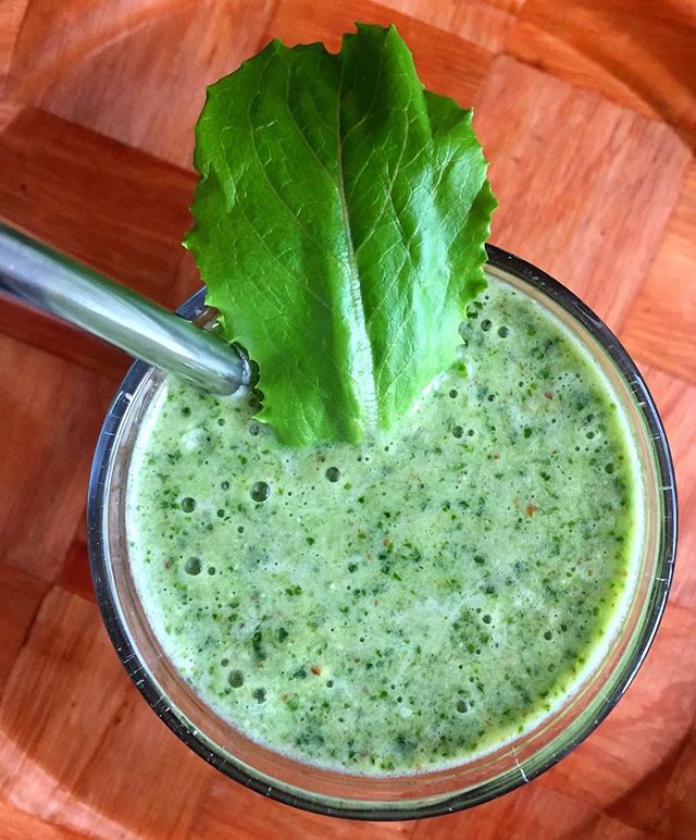 What do you put in your green smoothie? This one has apple ...